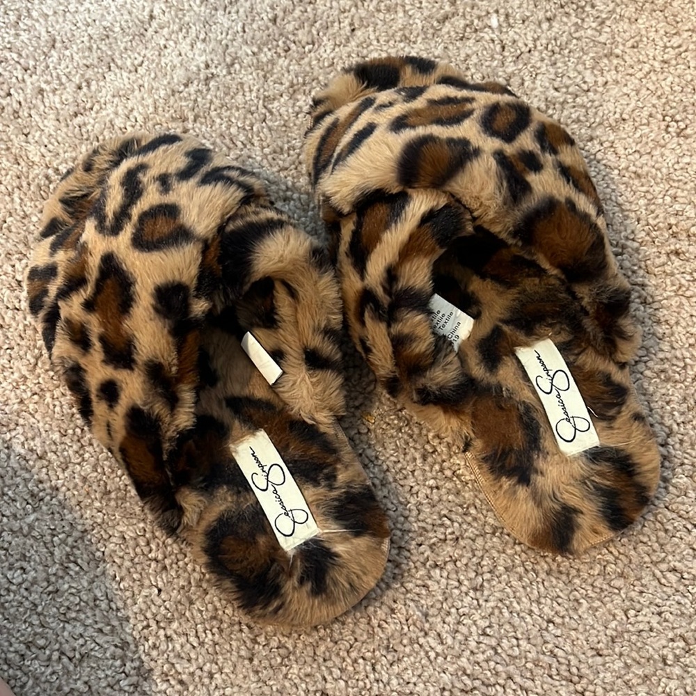 Jessica Simpson leopard print slippers